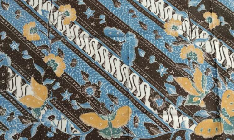 Batik Kendal via Facebook.com @batikalamnusanda, 1. Getuk Goreng Kendal, 2. Kerupuk Tayamum Kendal, 3. Sate Bumbon, 4. Kerupuk Rambak, 5. Keripik Buah, 6. Sumpil Khas Kendal, 7. Payung Kertas, 8. Pecel Kembang Turi, 9. Bandeng Tanpa Duri, 10. Kerupuk Petis, 11. Emping Bandeng, 12. Batik Kendal, 13. Gerabah, 14. Kaos khas Kendal, 15. Terasi Udang Rebon, 16. Kerupuk Bawang, 17. Telur Mimi