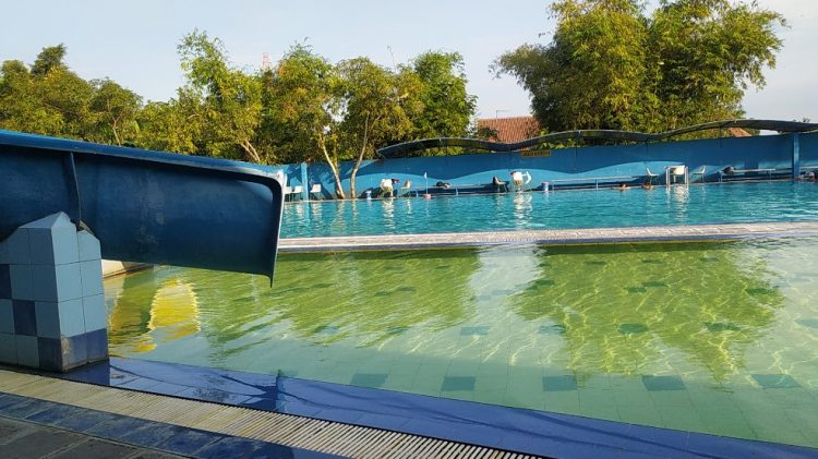Bintang Sport Center Gombong Ulivia K, 1. Water Park Gading Splash Water / Gading Paradise, 2. Kolam Renang Cempaka Biru, 3. Kolam Renang Alang, 4. Kolam Renang Stadion Candradimuka Gosi (Gold Stadium Internasional), 5. Songging Waterpark (Candi Tirta Pelangi), 6. Kolam Renang Puring, 7. Kolam Renang Anjani, 8. Kolam Renang Tirto Wening, 9. Kolam Renang Tirta Manggala Gombong (Tutup), 10. Bintang Sport Center [BSC] Gombong, 11. Twa Mento Swimming Pool, 12. Wisata Alam Kolam Renang Bukit Dakon, 13. Alami Buayan, 14. Swimming Pool Panjatan, 15. Queen Waterpark, 16. Wisata Air PAP Krakal, 17. Kolam Renang Play Pool, 18. Langen Ujung, 19. Taman Banyu Langit, 20. Fiafipools, 21. Kolam Renang Luangkandang Waterbyurrr, 22. Kolam Renang Pak Gendut, 23. Kolam renang tirto adem