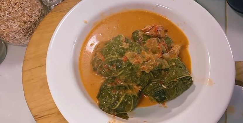 Buntil via Pikiran Rakyat, 1. Getuk Goreng Sokaraja, 2. Jenang Jaket, 3. Nopia, 4. Klanting atau Lanting Bumbu, 5. Soto Sokaraja, 6. Keripik Tempe Banyumas, 7. Kraca, 8. Cimplung, 9. Tomplo atau Templek, 10. Gesret, 11. Kluban, 12. Jalabiya, 13. Intil, 14. Tegean, 15. Mendoan, 16. Cenil, 17. Combro, 18. Kampel, 19. Tempe Bongkrek Goreng, 20. Lupis, 21. Dage, 22. Ciwel, 23. Lembutan, 24. Badeg, 25. Gembus, 26. Buntil, 27. Kerupuk Ampas Tahu, 28. Es Cao, 29. Penjorangan, 30. Es Duren, 31. Keong Kuah Pedas, 32. Dawet Ayu, 33. Tahu Gecot, 34. Kenyol, 35. Kepok Ketan, 36. Kaos Asli Banyumas