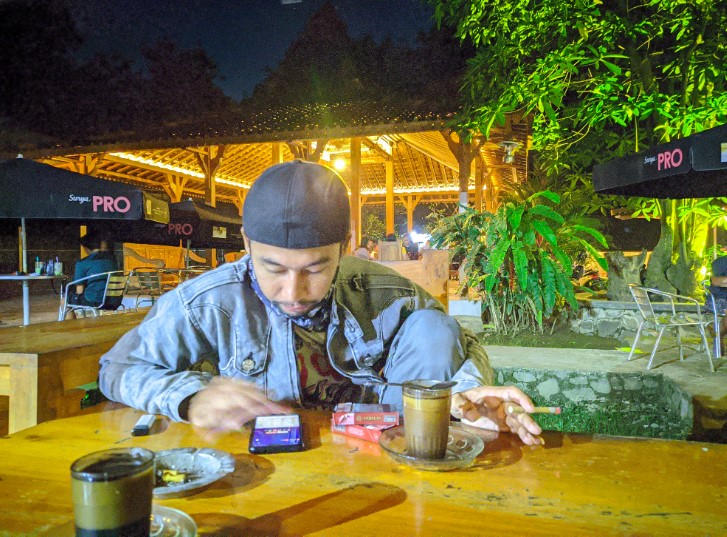 Dulur kopi Arif Usman, 1. Republik Dendy Cafe, 2. The Dome’s Cafe & Resto, 3. Refresho Kedai Kopi Kepatihan, 4. M.O.B Dine & Brew, 5. Foresthree Coffee Tulungagung, 6. Dulur kopi, 7. D’Java Coffee House, 8. House of Loods , 9. Rumah Putih Coffee House, 10. Hakui Stasiun, 11. BALE NYAWIDJI, 12. Blessing Cafe, 13. Sultan Cafe & Resto , 14. Secret Garden , 15. Waroeng Bima , 16. Cafe 27 , 17. PS Coffee & Kitchen, 18. The Echo’es Coffee & Eatery, 19. Halte Cafe, 20. Kedai Kosim, 21. Roemah Balle Coffee (Tutup Sementara), 22. Angkringan Tuan Muda, 23. New HideOut Coffee and Eatery, 24. Angelo Gelato , 25. Vanilla Cafe & Sushi , 26. Cafe & Resto Cerita Kita, 27. Kono Coffee , 28. Premio Cafe & Bakery (Tutup)