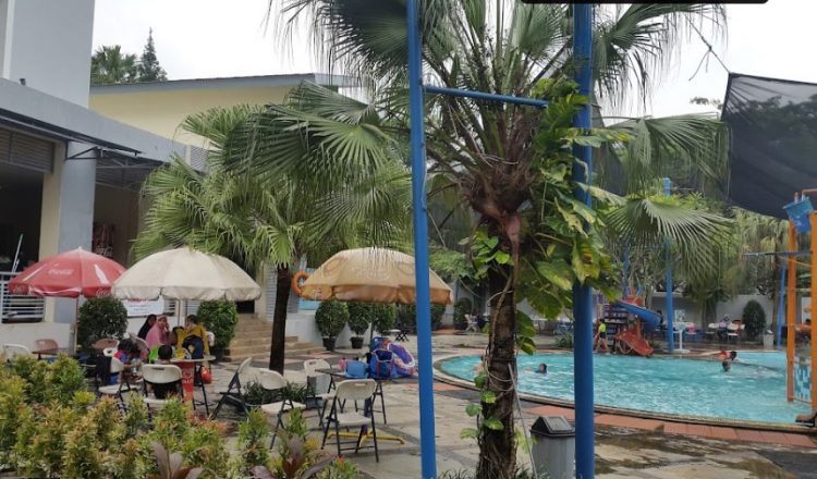 Familia Club House rahendra ida bagus, 1. Citra Raya Waterworld, 2. Kolam Renang Bali View, 3. Ocean Park, 4. Dasana Xenter Waterpark (DX Waterpark), 5. Amsterdam Waterpark, 6. Batavia Splash Water Adventure, 7. Aladin Aquaplay Karawaci, 8. Fun Park Waterboom, 9. Kolam Renang Situ Gintung, 10. Kolam Renang Modern Tirtamas, 11. Marcopolo Waterpark (Marcopolo Water Adventure), 12. Saiji Water Park (Tutup), 13. Newtown Waterpark, 14. Aryana Aquaplay Kolam Renang Waterpark, 15. Duta Garden Sport Center, 16. Swimming Pool BSD City, 17. Kolam Renang Permata Bintaro Club House, 18. Familia Club House, 19. Kolam Renang Taman Rempoa Indah, 20. Tigaraksa Waterboom, 21. Puri Beta Swimming Pool