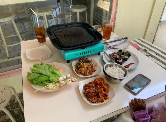 HANA CAFE Korean Food, BBQ &amp; Grill, 1. Momong Resto, 2. Angkringan Mukti Kebumen, 3. Malmilk, 4. Malindo Corner, 5. Amor Cafe Resto, 6. Baen Cafe, 7. Beranda Eatery, 8. Jack’s Cafe, 9. Omah Susu Cafe, 10. Juice Ku 2 Kebumen, 11. Wise, 12. Coffe Ngapak, 13. Gemintang Cafe n Resto, 14. Kopi Nostalgia Coffee &amp; Resto, 15. Seafood Bu Nanang, 16. Kantin Candisari, 17. Teratai Blambangan Atmosphere, 18. Waroeng Djoglo Dalem Kidul (Tutup), 19. Ulam Sari, 20. Satu Cangkir Coffee Bistro, 21. temanhati coffee, 22. Kedai Kopi Mexolie, 23. Ahola Tropical Drink (Tutup), 24. HANA CAFE Korean Food, BBQ &amp; Grill, 25. Martabak Jet (Tutup), 26. Samra Pawon, 27. Waroenk Ramen Panjer Kebumen, 28. Lesehan Warung Bamboe Kebumen, 29. Oxzy (Tutup), 30. Warung Kendil (Tutup), 31. Resto Lesehan GENDUT TAMAN