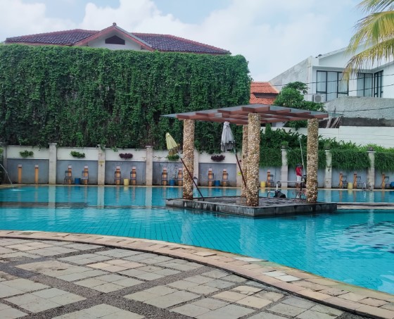 Kolam Renang Bali View Doko, 1. Citra Raya Waterworld, 2. Kolam Renang Bali View, 3. Ocean Park, 4. Dasana Xenter Waterpark (DX Waterpark), 5. Amsterdam Waterpark, 6. Batavia Splash Water Adventure, 7. Aladin Aquaplay Karawaci, 8. Fun Park Waterboom, 9. Kolam Renang Situ Gintung, 10. Kolam Renang Modern Tirtamas, 11. Marcopolo Waterpark (Marcopolo Water Adventure), 12. Saiji Water Park (Tutup), 13. Newtown Waterpark, 14. Aryana Aquaplay Kolam Renang Waterpark, 15. Duta Garden Sport Center, 16. Swimming Pool BSD City, 17. Kolam Renang Permata Bintaro Club House, 18. Familia Club House, 19. Kolam Renang Taman Rempoa Indah, 20. Tigaraksa Waterboom, 21. Puri Beta Swimming Pool