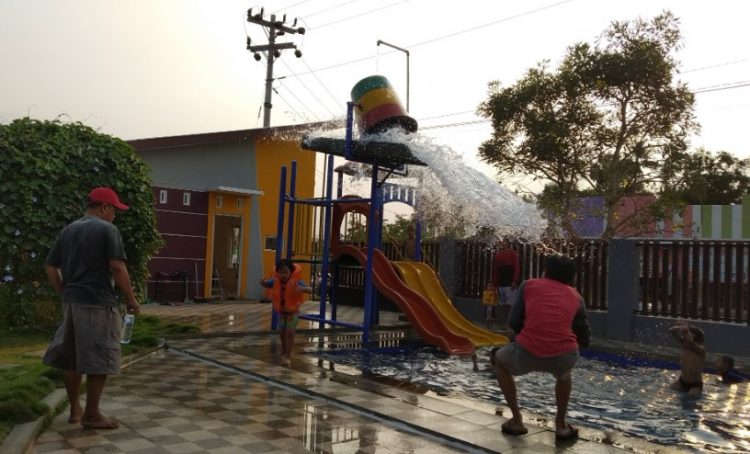 Kolam Renang Puri Delta Asri 6 Erie Setiadi, 1. Kolam Renang Boja, 2. Kolam Renang Temon, 3. Kolam Renang Watersix Weleri, 4. Kolam Siblon Susuh Umbul, 5. KOLAM RENANG PROSOTAN PLANTARAN, 6. Kolam Renang PG Cepiring, 7. Kolam renang Tirta Nusantara, 8. TIRTA TEGOREJO, 9. Kolam Renang Sukomulyo, 10. Kolam renang Tirto arum, 11. Sekartama Waterland, 12. Omah’e Opa Waterpark, 13. Kolam Renang Puri Delta Asri 6, 14. Kolam Renang WaterLife, 15. Kolam Renang Sakuntala