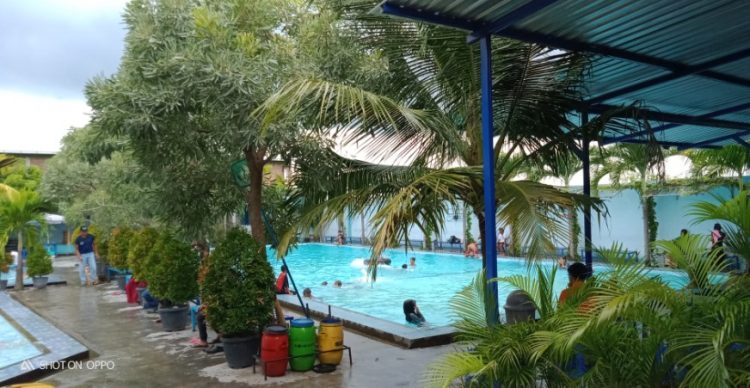 Kolam Renang Tirta Adi MARGIKERIS, 1. Kolam Renang TIRTA YUDHA BHAKTI, 2. Kolam Renang Tirta Harapan, 3. Kolam renang Prilon Park, 4. Swimming Pool Tirta Indah, 5. Swimming Pool Tirta Blue, 6. Kolam Renang Tirta Jaya Mawung, 7. BULU TIRTA, 8. Kedungan Waterpark, 9. Umbul Geneng, 10. Umbul Asri, 11. Pluneng Water Park, 12. KOLAM RENANG SUMBER PITOE #7, 13. Jamal Koi Swimming Pool, 14. Kolam Renang Yudistira, 15. Wisata Air Umbul Ponggok, 16. Umbul Kemanten, 17. Kolam Renang Tirta Adi, 18. Moon water klaten