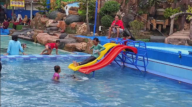 Kolam Renang Tirta Indah Sindanggalih kaka darsuki