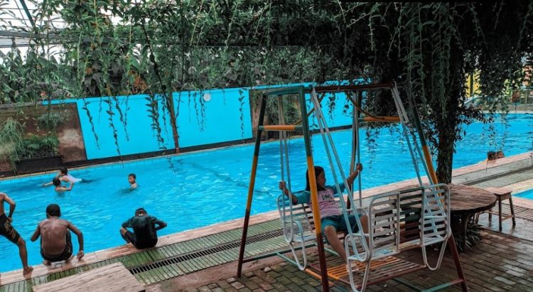 Kolam Renang Yudistira EL Rahardja, 1. Kolam Renang TIRTA YUDHA BHAKTI, 2. Kolam Renang Tirta Harapan, 3. Kolam renang Prilon Park, 4. Swimming Pool Tirta Indah, 5. Swimming Pool Tirta Blue, 6. Kolam Renang Tirta Jaya Mawung, 7. BULU TIRTA, 8. Kedungan Waterpark, 9. Umbul Geneng, 10. Umbul Asri, 11. Pluneng Water Park, 12. KOLAM RENANG SUMBER PITOE #7, 13. Jamal Koi Swimming Pool, 14. Kolam Renang Yudistira, 15. Wisata Air Umbul Ponggok, 16. Umbul Kemanten, 17. Kolam Renang Tirta Adi, 18. Moon water klaten