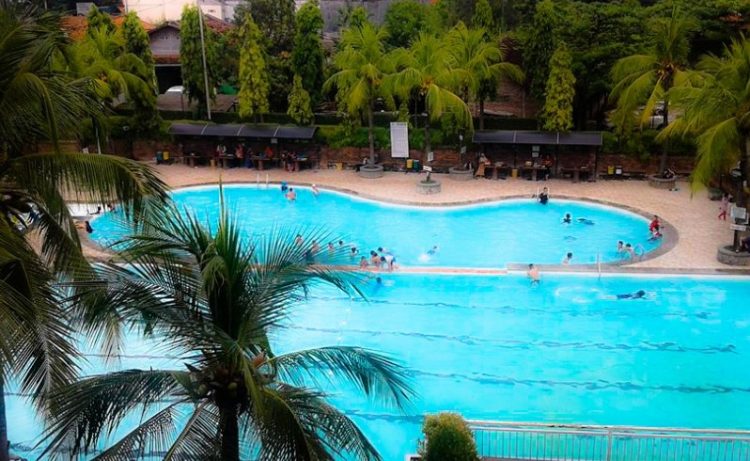 Kolam renang Tirto arum, 1. Kolam Renang Boja, 2. Kolam Renang Temon, 3. Kolam Renang Watersix Weleri, 4. Kolam Siblon Susuh Umbul, 5. KOLAM RENANG PROSOTAN PLANTARAN, 6. Kolam Renang PG Cepiring, 7. Kolam renang Tirta Nusantara, 8. TIRTA TEGOREJO, 9. Kolam Renang Sukomulyo, 10. Kolam renang Tirto arum, 11. Sekartama Waterland, 12. Omah’e Opa Waterpark, 13. Kolam Renang Puri Delta Asri 6, 14. Kolam Renang WaterLife, 15. Kolam Renang Sakuntala