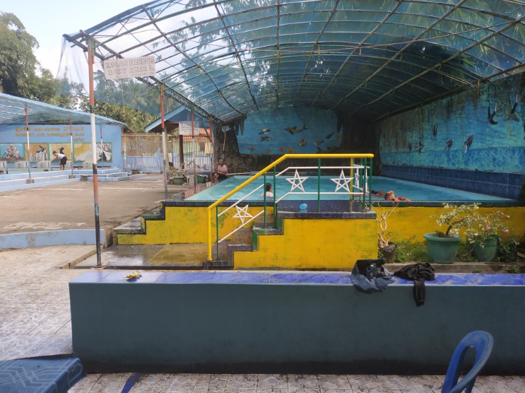 Kolam renang tirto adem Dede Wahab, 1. Water Park Gading Splash Water / Gading Paradise, 2. Kolam Renang Cempaka Biru, 3. Kolam Renang Alang, 4. Kolam Renang Stadion Candradimuka Gosi (Gold Stadium Internasional), 5. Songging Waterpark (Candi Tirta Pelangi), 6. Kolam Renang Puring, 7. Kolam Renang Anjani, 8. Kolam Renang Tirto Wening, 9. Kolam Renang Tirta Manggala Gombong (Tutup), 10. Bintang Sport Center [BSC] Gombong, 11. Twa Mento Swimming Pool, 12. Wisata Alam Kolam Renang Bukit Dakon, 13. Alami Buayan, 14. Swimming Pool Panjatan, 15. Queen Waterpark, 16. Wisata Air PAP Krakal, 17. Kolam Renang Play Pool, 18. Langen Ujung, 19. Taman Banyu Langit, 20. Fiafipools, 21. Kolam Renang Luangkandang Waterbyurrr, 22. Kolam Renang Pak Gendut, 23. Kolam renang tirto adem