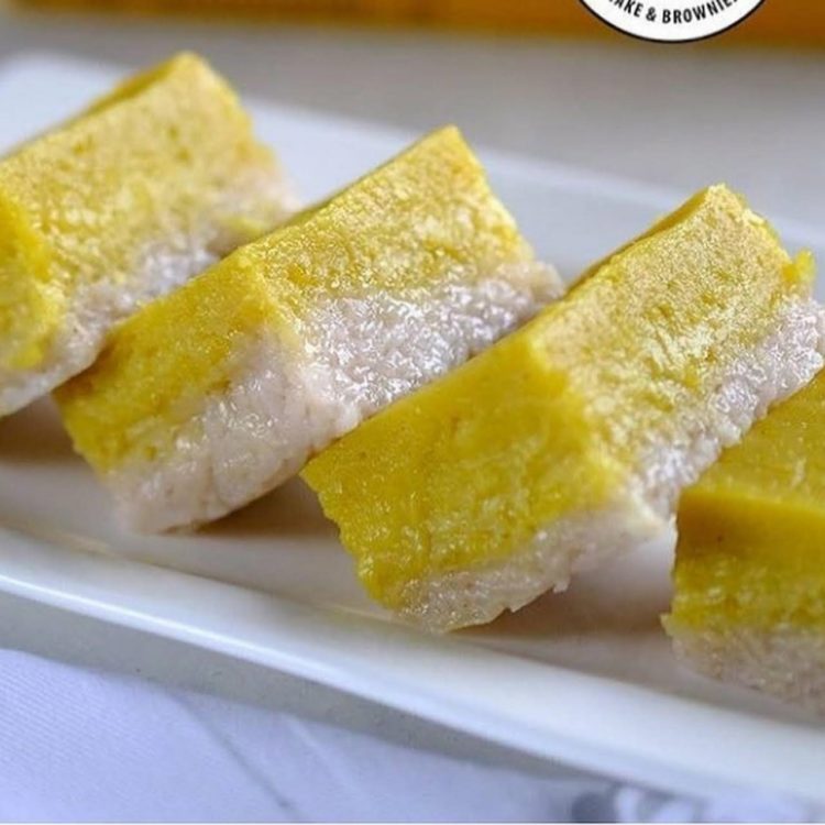 Kue Talam Durian via Cookpad, 1. Pastel Ikan Patin , 2. Lempuk Durian , 3. Dodol Kedondong , 4. Keripik Nanas, 5. Lopek Legi, 6. Peyek Jangkrik, 7. Viz Cake, 8. Kue Bangkit , 9. Bolu Kemojo , 10. Ikan Asap Selais , 11. Batik Khas Pekanbaru, 12. Kaos, 13. Pancake Durian, 14. Souvenir (Gantungan Kunci), 15. Lopek Bugi, 16. Salai Ikan Patin, 17. Kerupuk Ikan Tenggiri, 18. Kacang Pukul, 19. Roti Jala, 20. Amplang Tenggiri, 21. Bolu Pisang, 22. Dodol Ketan Hitam, 23. Kerupuk Cabe, 24. Kue Sus Mr. Cream Puff, 25. Kue Talam Durian, 26. Culut Keju