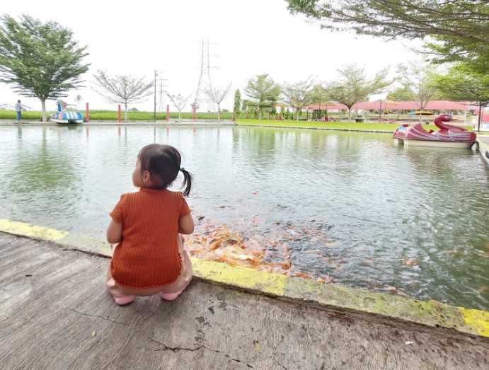 PONDOK TEPI SAWAH Retno Pristikawati, 1. Taman Hewan Pematang Siantar, 2. Patung Dewi Kwan Im – Vihara Avalokitesvara, 3. Siantar Waterpark, 4. AIR TERJUN TURUNAN BUHIT (JABEL), 5. Air Terjun Tonduhan, 6. Air Terjun Mamabu, 7. Kebun Teh Sidamanik, 8. Pemandian Alam Aek Manik, 9. Air Terjun Bah Biak, 10. Taman BEO, 11. Pemandian Alam Swimbath, 12. Air Terjun Sampuran Widuri, 13. Museum Zoologi, 14. Museum Simalungun, 15. Pemandian Alam Sejuk (PAS), 17. Martoba Water Park, 18. Tugu Becak Pematang Siantar, 19. Air Terjun Sijambe, 20. Air Terjun Sipitu Tikka, 21. Pemandian Karang Anyar , 22. Bukit Indah Simarjarunjung, 23. Pemandian Pulau Batu, 24. Lapangan Merdeka Siantar – Taman Bunga, 25. PONDOK TEPI SAWAH