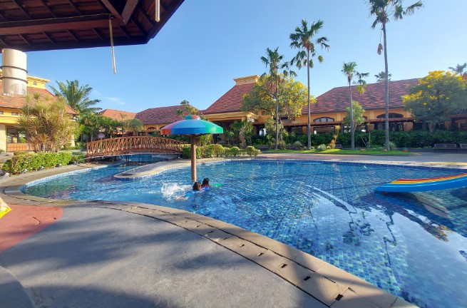 Pondok Tjandra Indah Sports Club DoubleS Mommy, 1. Kolam Renang Atlas Sport Center, 2. Waterpark Kenjeran, 3. Pondok Tjandra Indah Sports Club, 4. Kolam Renang Manyar, 5. Kolam Renang Club House Regency 21, 6. Kolam Renang Hayam Wuruk, 7. Kolam Renang UNESA, 8. Kolam Renang Wisata Bukit Mas, 9. Kolam Renang Fatmaba, 10. Kolam Renang Graha Residence, 11. Kolam Renang Koni Jawa Timur, 12. Kolam Renang Royal Club House, 13. Kolam Renang Rooftop Pool Best Western Papilio Hotel, 14. Kolam Renang Al-Hikmah Sport Center, 15. Queen Victoria Club House, 16. Kolam Renang Jala Krida Tirta, 17. Kolam Renang Pantai Mentari, 18. Kolam Renang The Body Art, 19. Club Puri Mas, 20. Mentari Sport Center, 21. Primalaras Kolam Renang, 22. Kolam Renang Primavera, 23. Kolam Renang Ciputra Gwalk, 24. Kolam Renang Banyu Biru, 25. Kolam Renang Brawijaya, 26. Taman Mansion, 27. Kolam Renang KKO Usman Harun Karang Pilang