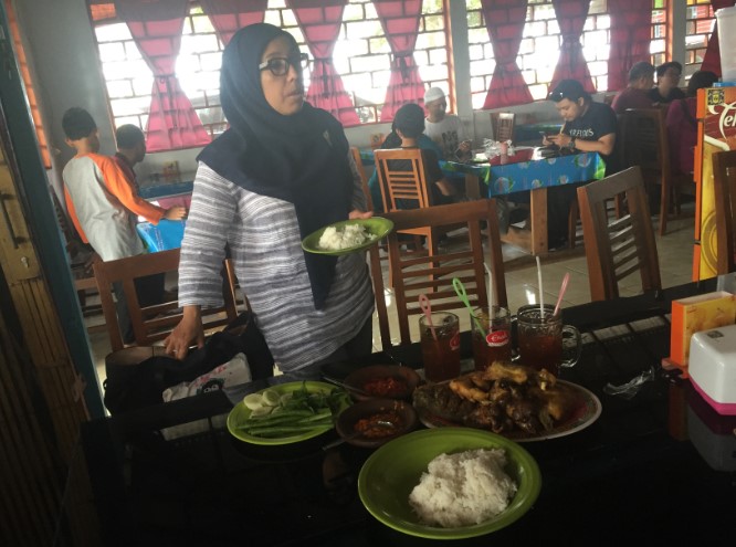 RM Ayam Goreng Bu Fatimah Sambel Kronyos Bobby Kuncoro, 1. Ken Dedes Resto Pemancingan, 2. Aldila Resto, 3. Rumah Makan & Pancingan Kampoeng Rasa, 4. Tina Rumah Makan, 5. Warung Makan Bu. Puji, 6. Ayam Sako, 7. Rumah Makan Sari Nikmat, 8. RM Bu Sabar, 9. Omah Gedhi Steak & Penyet, 10. Sate Balibu Kendal, 11. Warung Makan Farchat, 12. Warung Makan Lamongan H. Cak Anwar, 13. RM BU Hj. SUBAGIYO, 14. Pondok SEMILIR Baru Special Ayam Goreng Kremes, 15. Warung Makan Prasmanan, 16. RM Salsabil, 17. Waroeng Pangestu, 18. Bu Lumintu Resto, 19. RM Ayam Goreng Bu Fatimah Sambel Kronyos, 20. Ayam Bakar Kopyor & seafood, 21. Gurami Bakar Pak Roni, 22. Lembah Lamerding, 23. Rumah Makan 99 Boja, 24. RM Tiga Putri, 25. TJOKRO EXPRESS, 26. Rumah Makan Budidaya, 27. Nasi Goreng Batas Kota Mak Sam, 28. Mak Nyuuuss Pondok Makan Tradisional, 29. Rumah Makan Kurnia Jawa Timur, 30. Rumah Makan Sari Rasa Weleri Kendal, 31. Warung Lesehan Sekopek Asri
