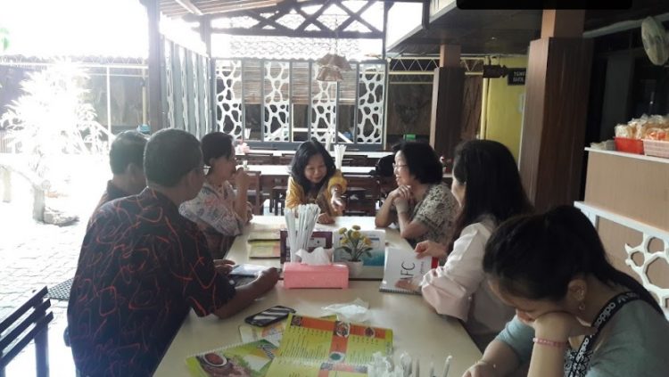 RM Pondok Rasa Teguh Wiyono, 1. Rengkot Buyut Restoran (Steak & Traditional Food), 2. SCJ Sentra Kuliner Jepara, 3. Yam Yam Resto, 4. Maribu Resto, 5. Cipto Roso Restaurant, 6. RM Sari Rasa, 7. Gubug Dhahar Mbak Wien, 8. Djago Reborn, 9. Rumah Makan H. Ismun 6 (Potroyudan), 10. MBS Bistro Cafe, 11. Ikan Bakar Bu Sri, 12. RM Pondok Bambu Samadyo, 13. Ayam Goreng Kremes Pak Pono, 14. BEDJO Welcome Home, 15. PM RESTO AND CAFE, 16. Gudeg Suyek, 17. Warung Makan Khas Karimun, 18. Warung Makan Sate Kerbau Bp. Haji Darno, 19. Warung Makan Sri Jenggot, 20. RM Perahu, 21. Lumintu Resto Jepara, 22. Ikan Bakar Bu Gipah, 23. Depot 57 Bu Puji, 24. Diana’s Bay Restaurant, 25. Mie Bandung Matahari, 26. RM Pondok Rasa, 27. Warung Makan Joglo Omah Sambel, 28. La Marina Family Resto