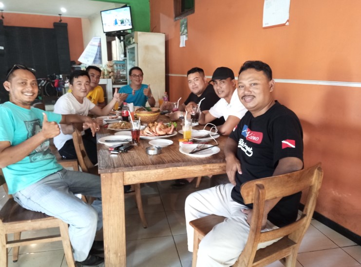 RM Sari Rasa Bastian Kamal, 1. Rengkot Buyut Restoran (Steak & Traditional Food), 2. SCJ Sentra Kuliner Jepara, 3. Yam Yam Resto, 4. Maribu Resto, 5. Cipto Roso Restaurant, 6. RM Sari Rasa, 7. Gubug Dhahar Mbak Wien, 8. Djago Reborn, 9. Rumah Makan H. Ismun 6 (Potroyudan), 10. MBS Bistro Cafe, 11. Ikan Bakar Bu Sri, 12. RM Pondok Bambu Samadyo, 13. Ayam Goreng Kremes Pak Pono, 14. BEDJO Welcome Home, 15. PM RESTO AND CAFE, 16. Gudeg Suyek, 17. Warung Makan Khas Karimun, 18. Warung Makan Sate Kerbau Bp. Haji Darno, 19. Warung Makan Sri Jenggot, 20. RM Perahu, 21. Lumintu Resto Jepara, 22. Ikan Bakar Bu Gipah, 23. Depot 57 Bu Puji, 24. Diana’s Bay Restaurant, 25. Mie Bandung Matahari, 26. RM Pondok Rasa, 27. Warung Makan Joglo Omah Sambel, 28. La Marina Family Resto