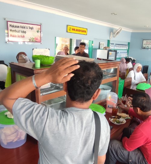 Rumah Makan Budidaya furqon alfaristy, 1. Ken Dedes Resto Pemancingan, 2. Aldila Resto, 3. Rumah Makan & Pancingan Kampoeng Rasa, 4. Tina Rumah Makan, 5. Warung Makan Bu. Puji, 6. Ayam Sako, 7. Rumah Makan Sari Nikmat, 8. RM Bu Sabar, 9. Omah Gedhi Steak & Penyet, 10. Sate Balibu Kendal, 11. Warung Makan Farchat, 12. Warung Makan Lamongan H. Cak Anwar, 13. RM BU Hj. SUBAGIYO, 14. Pondok SEMILIR Baru Special Ayam Goreng Kremes, 15. Warung Makan Prasmanan, 16. RM Salsabil, 17. Waroeng Pangestu, 18. Bu Lumintu Resto, 19. RM Ayam Goreng Bu Fatimah Sambel Kronyos, 20. Ayam Bakar Kopyor & seafood, 21. Gurami Bakar Pak Roni, 22. Lembah Lamerding, 23. Rumah Makan 99 Boja, 24. RM Tiga Putri, 25. TJOKRO EXPRESS, 26. Rumah Makan Budidaya, 27. Nasi Goreng Batas Kota Mak Sam, 28. Mak Nyuuuss Pondok Makan Tradisional, 29. Rumah Makan Kurnia Jawa Timur, 30. Rumah Makan Sari Rasa Weleri Kendal, 31. Warung Lesehan Sekopek Asri