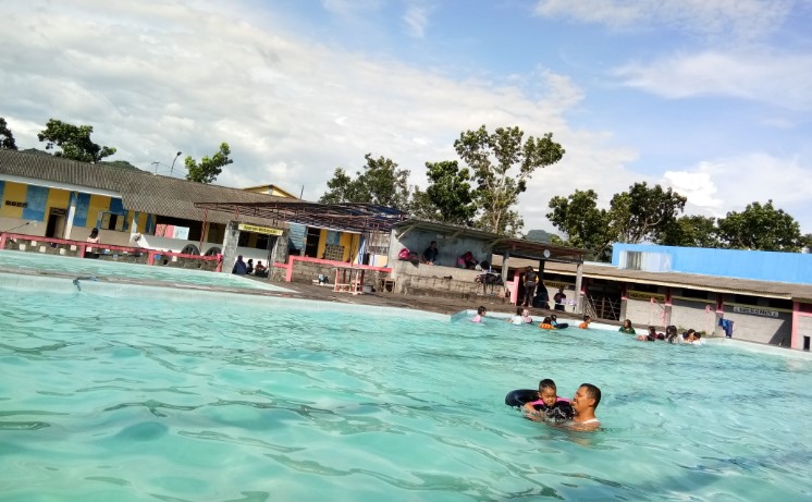 Swimming Pool Panjatan mama nyie, 1. Water Park Gading Splash Water / Gading Paradise, 2. Kolam Renang Cempaka Biru, 3. Kolam Renang Alang, 4. Kolam Renang Stadion Candradimuka Gosi (Gold Stadium Internasional), 5. Songging Waterpark (Candi Tirta Pelangi), 6. Kolam Renang Puring, 7. Kolam Renang Anjani, 8. Kolam Renang Tirto Wening, 9. Kolam Renang Tirta Manggala Gombong (Tutup), 10. Bintang Sport Center [BSC] Gombong, 11. Twa Mento Swimming Pool, 12. Wisata Alam Kolam Renang Bukit Dakon, 13. Alami Buayan, 14. Swimming Pool Panjatan, 15. Queen Waterpark, 16. Wisata Air PAP Krakal, 17. Kolam Renang Play Pool, 18. Langen Ujung, 19. Taman Banyu Langit, 20. Fiafipools, 21. Kolam Renang Luangkandang Waterbyurrr, 22. Kolam Renang Pak Gendut, 23. Kolam renang tirto adem