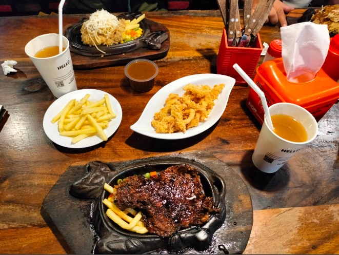 Star Steak Bramen Klaten Dhiah Ayu, 1. RM Bu Sum Klaten, 2. Papringan Resto &amp; Cafe, 3. Warung Makan Bu Hj. Salamah, 4. Warung Makan kuliner Klaten Mbah Darmo, 5. KAMPUNG KULINER KLATEN, 6. Soto Segeer Mbok Giyem, 7. New Merapi Resto, 8. RM Joglo, 9. Kakung Sableng, 10. Warung Nasi Tumpang Lethok Mbak Riyanti, 11. Waroeng SS Klaten, 12. Omah Wedang Rajaku (Empon-empon), 13. Bebek Goreng Pak Tohir, 14. Ayam Bakar P. Widodo, 15. Star Steak Bramen Klaten, 16. Pawon Simbok Klaten, 17. RM Bu Mayar Cawas Bypass Klaten, 18. Rumah Makan Padang Murah, 19. Omah Eyang Resto, 20. Warung Soto Mbah Darmo, 21. Restoran Sawah Simbah, 22. Dapoer Simbah Pandawa, 23. RM &amp; Pemancingan Ilham 02, 24. Ayam Panggang Ny. Anggriani, 25. Wedang Kopi Prambanan, 26. Omah Ndeso, 27. Banyoe Oeriep Resto, 28. Ayam Penyet Suroboyo, 29. Warung Makan Miroso