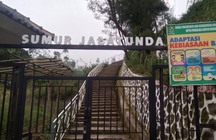 Sumur Jalatunda Effiana Nurfitri, 1. Kawah Sikidang Dieng, 2. Kompleks Percandian Arjuna, 3. Taman Margasatwa Serulingmas, 4. D’Qiano Hot Spring Waterpark, 5. Museum Kailasa Dieng, 6. Arung Jeram Sungai Serayu, 7. Surya Yudha Park Banjarnegara, 8. Candi Bima, 9. Pemandian Air Panas Pingit, 10. Kawah Candradimuka, 11. Gunung Lanang, 12. Kawah Sileri Dieng, 13. Sumur Jalatunda Dieng, 14. Curug Pitu Banjarnegara, 15. Curug Mrawu, 16. Curug Sikopel, 17. Telaga Merdada Banjarnegara, 18. Telaga Dringo, 19. Waduk Mrica, 20. Candi Gatot Kaca, 21. Tampo Mas, 22. Curug Pletuk, 23. Serayu Park, 24. Kolam Renang Serulingmas, 25. Pesona Curug Muncar Banjarnegara, 26. Bukit Asmara Situk (Tutup Sementara), 27. Bukit Watu Sodong, 28. Bukit Icika, 29. Bukit Rumpit Bike Park, 30. Taman Kardjono, 31. BUARAN (Bukit Ares Pawinihan), 32. Curug Kuripan, 33. Pemandian air hangat segar asri, 34. Wisata Dawuhan, 35. Air Terjun Genting, 36. Bukit Skoter, 37. Curug Sinom Indah Kalibening, 38. Telaga Balai Kambang, 39. Wadas Tumpang Banjarnegara, 40. Anglir Mendung Banjarnegara, 41. Curug Pundung Sewu Banjarnegara, 1. Warung Makan Soto Krandegan, 2. Combro Kalipalet, 3. Bakso Ketupat Belakang Polres, 4. Saung Bu Mansyur