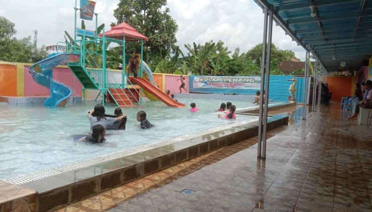 TIRTA TEGOREJO Lailatul Hikmah, 1. Kolam Renang Boja, 2. Kolam Renang Temon, 3. Kolam Renang Watersix Weleri, 4. Kolam Siblon Susuh Umbul, 5. KOLAM RENANG PROSOTAN PLANTARAN, 6. Kolam Renang PG Cepiring, 7. Kolam renang Tirta Nusantara, 8. TIRTA TEGOREJO, 9. Kolam Renang Sukomulyo, 10. Kolam renang Tirto arum, 11. Sekartama Waterland, 12. Omah’e Opa Waterpark, 13. Kolam Renang Puri Delta Asri 6, 14. Kolam Renang WaterLife, 15. Kolam Renang Sakuntala