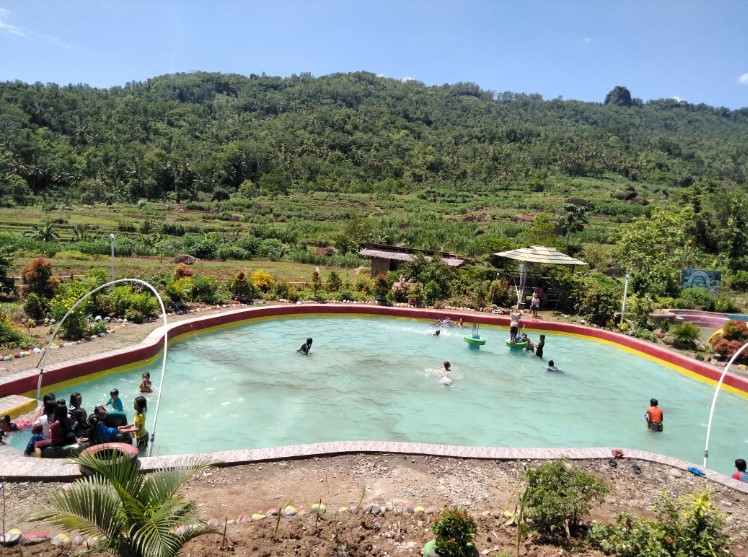 Taman Banyu Langit PADEPOKAN BRUJUL, 1. Water Park Gading Splash Water / Gading Paradise, 2. Kolam Renang Cempaka Biru, 3. Kolam Renang Alang, 4. Kolam Renang Stadion Candradimuka Gosi (Gold Stadium Internasional), 5. Songging Waterpark (Candi Tirta Pelangi), 6. Kolam Renang Puring, 7. Kolam Renang Anjani, 8. Kolam Renang Tirto Wening, 9. Kolam Renang Tirta Manggala Gombong (Tutup), 10. Bintang Sport Center [BSC] Gombong, 11. Twa Mento Swimming Pool, 12. Wisata Alam Kolam Renang Bukit Dakon, 13. Alami Buayan, 14. Swimming Pool Panjatan, 15. Queen Waterpark, 16. Wisata Air PAP Krakal, 17. Kolam Renang Play Pool, 18. Langen Ujung, 19. Taman Banyu Langit, 20. Fiafipools, 21. Kolam Renang Luangkandang Waterbyurrr, 22. Kolam Renang Pak Gendut, 23. Kolam renang tirto adem
