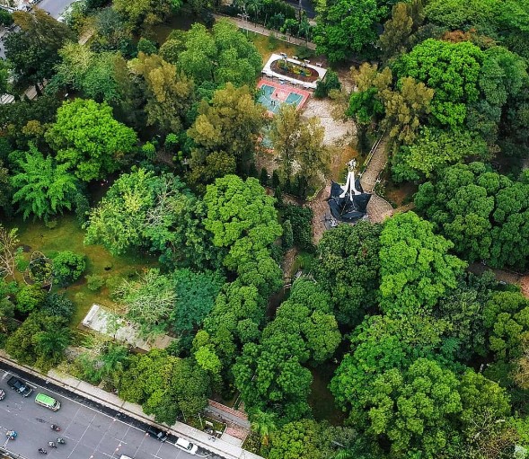 Taman Bunga Pematang Siantar Uly Johnson Hutagalung, 1. Taman Hewan Pematang Siantar, 2. Patung Dewi Kwan Im – Vihara Avalokitesvara, 3. Siantar Waterpark, 4. AIR TERJUN TURUNAN BUHIT (JABEL), 5. Air Terjun Tonduhan, 6. Air Terjun Mamabu, 7. Kebun Teh Sidamanik, 8. Pemandian Alam Aek Manik, 9. Air Terjun Bah Biak, 10. Taman BEO, 11. Pemandian Alam Swimbath, 12. Air Terjun Sampuran Widuri, 13. Museum Zoologi, 14. Museum Simalungun, 15. Pemandian Alam Sejuk (PAS), 17. Martoba Water Park, 18. Tugu Becak Pematang Siantar, 19. Air Terjun Sijambe, 20. Air Terjun Sipitu Tikka, 21. Pemandian Karang Anyar , 22. Bukit Indah Simarjarunjung, 23. Pemandian Pulau Batu, 24. Lapangan Merdeka Siantar – Taman Bunga, 25. PONDOK TEPI SAWAH
