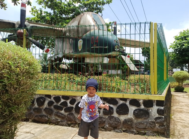 Taman Kardjono Erlan C, 1. Kawah Sikidang Dieng, 2. Kompleks Percandian Arjuna, 3. Taman Margasatwa Serulingmas, 4. D’Qiano Hot Spring Waterpark, 5. Museum Kailasa Dieng, 6. Arung Jeram Sungai Serayu, 7. Surya Yudha Park Banjarnegara, 8. Candi Bima, 9. Pemandian Air Panas Pingit, 10. Kawah Candradimuka, 11. Gunung Lanang, 12. Kawah Sileri Dieng, 13. Sumur Jalatunda Dieng, 14. Curug Pitu Banjarnegara, 15. Curug Mrawu, 16. Curug Sikopel, 17. Telaga Merdada Banjarnegara, 18. Telaga Dringo, 19. Waduk Mrica, 20. Candi Gatot Kaca, 21. Tampo Mas, 22. Curug Pletuk, 23. Serayu Park, 24. Kolam Renang Serulingmas, 25. Pesona Curug Muncar Banjarnegara, 26. Bukit Asmara Situk (Tutup Sementara), 27. Bukit Watu Sodong, 28. Bukit Icika, 29. Bukit Rumpit Bike Park, 30. Taman Kardjono, 31. BUARAN (Bukit Ares Pawinihan), 32. Curug Kuripan, 33. Pemandian air hangat segar asri, 34. Wisata Dawuhan, 35. Air Terjun Genting, 36. Bukit Skoter, 37. Curug Sinom Indah Kalibening, 38. Telaga Balai Kambang, 39. Wadas Tumpang Banjarnegara, 40. Anglir Mendung Banjarnegara, 41. Curug Pundung Sewu Banjarnegara, 1. Warung Makan Soto Krandegan, 2. Combro Kalipalet, 3. Bakso Ketupat Belakang Polres, 4. Saung Bu Mansyur