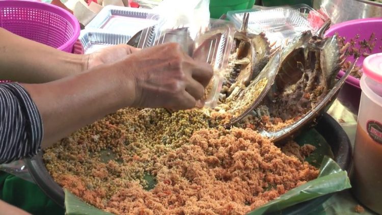 Telur Mimi vi Sigijateng, 1. Getuk Goreng Kendal, 2. Kerupuk Tayamum Kendal, 3. Sate Bumbon, 4. Kerupuk Rambak, 5. Keripik Buah, 6. Sumpil Khas Kendal, 7. Payung Kertas, 8. Pecel Kembang Turi, 9. Bandeng Tanpa Duri, 10. Kerupuk Petis, 11. Emping Bandeng, 12. Batik Kendal, 13. Gerabah, 14. Kaos khas Kendal, 15. Terasi Udang Rebon, 16. Kerupuk Bawang, 17. Telur Mimi