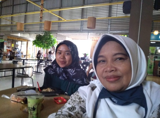 Venus Resto (Venus Cimahi) Teti Rismayati, 1. Inaka Coffee Cafe, 2. Neka Kopi, 3. Venus Cafe, 4. 372 Kopi Kolmas, 5. Kafe Kupu-kupu, 6. Disini Cafe, 7. Rumah Pinus Coffee &amp; Resto, 8. Sinopsis Space, 9. BADAMI CAFE, 10. Greeone Cafe &amp; Course, 11. Cenghar Kopi , 12. Cimohai Cafe, 13. Kafe Cabin Truck, 14. Eatboss Cimahi (Tutup), 15. Kopi Ngopi, 16. COMMONPLACE, 17. Koffie Tjap Slawe (Tutup), 18. Giggle Box Cafe, 19. Kopi Simpang 80 Cafe, 20. Cafe Venus Bandung, 21. Bekha Coffee Cafe, 22. Erflog Cafe &amp; Resto Cimahi, 23. Kopi Paste Cimahi, 24. Hammer Coffee, 25. Jatuhati Coffee, Tea &amp; Eatery, 26. Waktuluang Coffee Cafe, 27. Eltabo Coffee, 28. KopiSoe Cimahi, 29. A Lot Of Coffee, 30. Osiris Coffee Cimahi, 31. Green Leaf Baros (Tutup), 32. NAMA COFFEE, 33. Jika Milkbar, 34. Kaditu Coffee Cafe, 35. The Casturi Cafe, 36. CLOSEFRIEND COFFEE, 38. Cafe Domisol, 39. Kanda Coffee “Cafe and Resto” – Angkringan Bapa Ampi, 40. Cafe Terserah (Tutup), 41. Coffee n’ Friends, 42. Dahari Resto Cafe, 43. Sejoli Coffee &amp; Roastery, 44. Duduk Cerita Coffee, 45. Cafe Garage 81