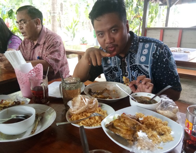 Warung Makan Bu. Puji GOES POER, 1. Ken Dedes Resto Pemancingan, 2. Aldila Resto, 3. Rumah Makan & Pancingan Kampoeng Rasa, 4. Tina Rumah Makan, 5. Warung Makan Bu. Puji, 6. Ayam Sako, 7. Rumah Makan Sari Nikmat, 8. RM Bu Sabar, 9. Omah Gedhi Steak & Penyet, 10. Sate Balibu Kendal, 11. Warung Makan Farchat, 12. Warung Makan Lamongan H. Cak Anwar, 13. RM BU Hj. SUBAGIYO, 14. Pondok SEMILIR Baru Special Ayam Goreng Kremes, 15. Warung Makan Prasmanan, 16. RM Salsabil, 17. Waroeng Pangestu, 18. Bu Lumintu Resto, 19. RM Ayam Goreng Bu Fatimah Sambel Kronyos, 20. Ayam Bakar Kopyor & seafood, 21. Gurami Bakar Pak Roni, 22. Lembah Lamerding, 23. Rumah Makan 99 Boja, 24. RM Tiga Putri, 25. TJOKRO EXPRESS, 26. Rumah Makan Budidaya, 27. Nasi Goreng Batas Kota Mak Sam, 28. Mak Nyuuuss Pondok Makan Tradisional, 29. Rumah Makan Kurnia Jawa Timur, 30. Rumah Makan Sari Rasa Weleri Kendal, 31. Warung Lesehan Sekopek Asri
