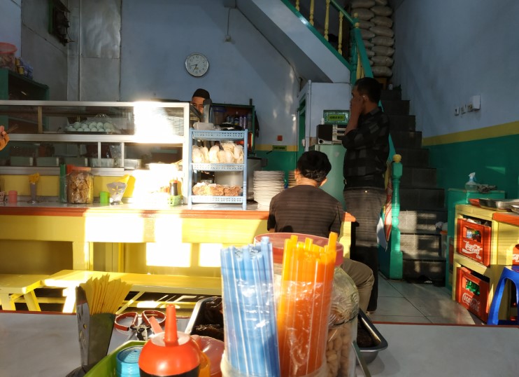 Warung Makan Farchat Nova Ariyanto, 1. Ken Dedes Resto Pemancingan, 2. Aldila Resto, 3. Rumah Makan & Pancingan Kampoeng Rasa, 4. Tina Rumah Makan, 5. Warung Makan Bu. Puji, 6. Ayam Sako, 7. Rumah Makan Sari Nikmat, 8. RM Bu Sabar, 9. Omah Gedhi Steak & Penyet, 10. Sate Balibu Kendal, 11. Warung Makan Farchat, 12. Warung Makan Lamongan H. Cak Anwar, 13. RM BU Hj. SUBAGIYO, 14. Pondok SEMILIR Baru Special Ayam Goreng Kremes, 15. Warung Makan Prasmanan, 16. RM Salsabil, 17. Waroeng Pangestu, 18. Bu Lumintu Resto, 19. RM Ayam Goreng Bu Fatimah Sambel Kronyos, 20. Ayam Bakar Kopyor & seafood, 21. Gurami Bakar Pak Roni, 22. Lembah Lamerding, 23. Rumah Makan 99 Boja, 24. RM Tiga Putri, 25. TJOKRO EXPRESS, 26. Rumah Makan Budidaya, 27. Nasi Goreng Batas Kota Mak Sam, 28. Mak Nyuuuss Pondok Makan Tradisional, 29. Rumah Makan Kurnia Jawa Timur, 30. Rumah Makan Sari Rasa Weleri Kendal, 31. Warung Lesehan Sekopek Asri