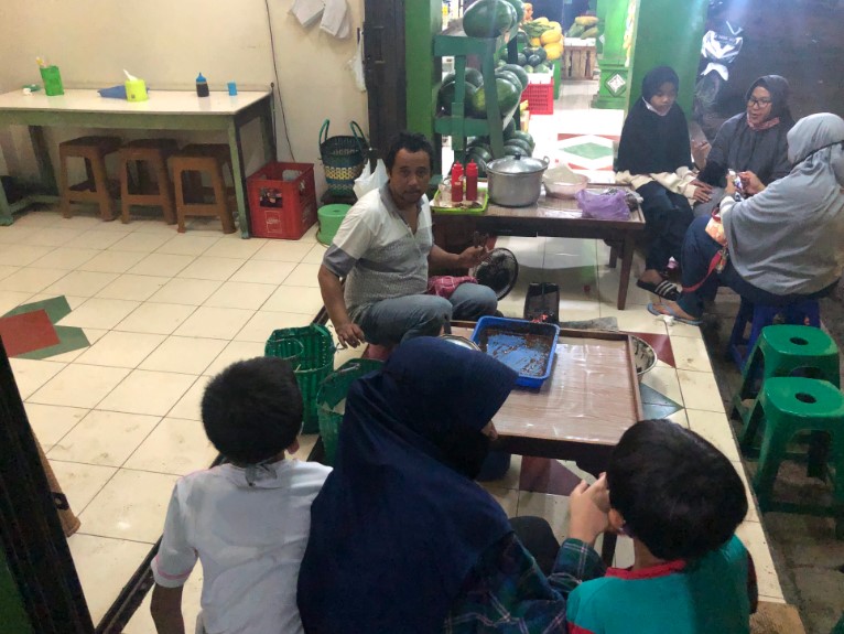 Warung Makan Sate Kerbau Bp. Haji Darno mametazaimee nakrong, 1. Rengkot Buyut Restoran (Steak & Traditional Food), 2. SCJ Sentra Kuliner Jepara, 3. Yam Yam Resto, 4. Maribu Resto, 5. Cipto Roso Restaurant, 6. RM Sari Rasa, 7. Gubug Dhahar Mbak Wien, 8. Djago Reborn, 9. Rumah Makan H. Ismun 6 (Potroyudan), 10. MBS Bistro Cafe, 11. Ikan Bakar Bu Sri, 12. RM Pondok Bambu Samadyo, 13. Ayam Goreng Kremes Pak Pono, 14. BEDJO Welcome Home, 15. PM RESTO AND CAFE, 16. Gudeg Suyek, 17. Warung Makan Khas Karimun, 18. Warung Makan Sate Kerbau Bp. Haji Darno, 19. Warung Makan Sri Jenggot, 20. RM Perahu, 21. Lumintu Resto Jepara, 22. Ikan Bakar Bu Gipah, 23. Depot 57 Bu Puji, 24. Diana’s Bay Restaurant, 25. Mie Bandung Matahari, 26. RM Pondok Rasa, 27. Warung Makan Joglo Omah Sambel, 28. La Marina Family Resto