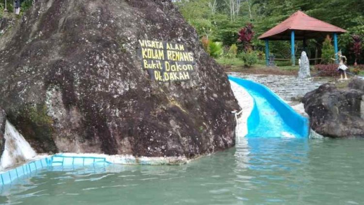 Wisata Alam Kolam Renang Bukit Dakon, 1. Water Park Gading Splash Water / Gading Paradise, 2. Kolam Renang Cempaka Biru, 3. Kolam Renang Alang, 4. Kolam Renang Stadion Candradimuka Gosi (Gold Stadium Internasional), 5. Songging Waterpark (Candi Tirta Pelangi), 6. Kolam Renang Puring, 7. Kolam Renang Anjani, 8. Kolam Renang Tirto Wening, 9. Kolam Renang Tirta Manggala Gombong (Tutup), 10. Bintang Sport Center [BSC] Gombong, 11. Twa Mento Swimming Pool, 12. Wisata Alam Kolam Renang Bukit Dakon, 13. Alami Buayan, 14. Swimming Pool Panjatan, 15. Queen Waterpark, 16. Wisata Air PAP Krakal, 17. Kolam Renang Play Pool, 18. Langen Ujung, 19. Taman Banyu Langit, 20. Fiafipools, 21. Kolam Renang Luangkandang Waterbyurrr, 22. Kolam Renang Pak Gendut, 23. Kolam renang tirto adem