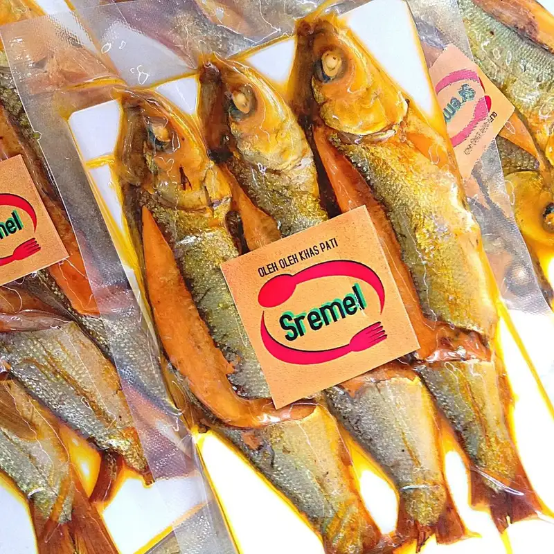 Bandeng Presto, 1. Nasi Gandul, 2. Bandeng Presto, 3. Getuk Lopis Runting, 4. Kacang khas Pati, 5. Kue Moho khas Pati, 6. Kerupuk Ampo, 7. Kerupuk Daging, 8. Telur Lurik, 9. Kerajinan Kuningan, 10. Batik Bakaran, 11. Kecap Duo Lele, 12. Pati Oblong, 13. Tape Gembong, 14. Jeruk Pamelo, 15. Lepet Jagung, 16. Kelapa Kopyor, 17. Carang Madu