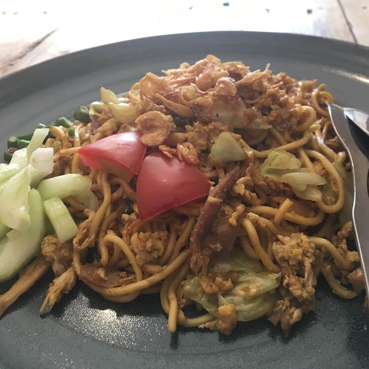 Bakmi Miroso via Instagram.com @miroso.bakmijawa, 1. Kue Apem Jatinom, 2. Kepel Ciro Pedan, 3. Getuk Yoko Kurung, 4. Sop Ayam Pak Min, 5. Keripik Belut, 6. Keripik Paru, 7. Keripik Kulit Ceker Ayam, 9. Keripik Tempe, 10. Sego Wiwit, 11. Ayam Panggang Klaten, 12. Sego Gudangan, 13. Nasi Terancam Klaten, 14. Angkringan (HIK) Khas Klaten, 15. Swike Kodok (Non Halal), 16. Rempeyek Ikan Cethul, 17. Wajik Klaten, 18. Peyek Kacang Daun Jeruk, 19. Nasi Tumpang Lethok, 20. Geplak khas Klaten, 21. Dawet Bayat Klaten, 22. Ayam Bakar khas Klaten, 23. Soto Ayam Klaten, 24. Tengkleng Kambing Klaten, 25. Surabi Klaten, 26. Sego Welut, 27. Bakmi Miroso, 28. Slondok, 29. Semprongan, 30. Kepel Klaten, 31. Wayang Kayu