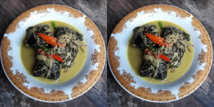 Buntil Daun Talas via Yummy Dewi HAna, 1. Getuk Bolen, 2. Getuk Trio, 3. Klepon Magelang, 4. Jenang, 5. Ampyang atau Gula Kacang, 6. Keripik Getuk, 7. Wajik Magelang, 8. Slondok, 9. Tape Ketan Magelang, 10. Pothil, 11. Permen Tape, 12. Grubi, 13. Tahu Gundul, 14. Keripik Sayur, 15. Buntil Daun Talas, 16. Sate Pisang Miroso, 17. Puyur, 18. Krasikan, 19. Unthuk Cacing, 20. Geblek, 21. Yangko Mochi, 22. Kaos khas Magelang, 23. Miniatur Candi, 24. Kerajinan Pahat Batu, 25. Kerajinan Gerabah, 26. Gendolo Khas Magelang, 27. Kupat Tahu Dompleng Khas Magelang, 28. Wedang Kacang Khas Magelang, 29. Sarung Tenun Khas Magelang, 30. Kerajinan Kerang Khas Magelang, 31. Batik Khas Magelang, 32. Ukiran Kayu dan Tanduk Khas Magelang, 33. Wayang Kertas Khas Magelang, 34. Wayang Kulit Khas Magelang, 35. Miniatur Alat Musik Gamelan