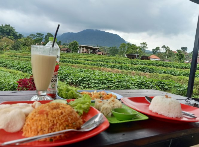 Cafe Sabin via Google Maps Eka tias Margareta, 1. Cangkruan Onokabeh, 2. Coffee Oyiend, 3. Dapur Kurasa, 4. Tjingkir Songo, 5. Warung Alas Pinus, 6. Gartenhütte Kaffee und Aussicht, 7. Jungle Cafe, 8. LA VERDE CAFE, 9. Bustan Allaca, 10. Warung Kadutan, 12. KEDAI PIECU, 13. Cafe Sabin, 14. Sehati Cafe, 15. KEDAI KENANGA Trawas, 16. Elok Cafe, 17. Warung Coffee Oyie’nd, 18. Delta Cafe (Tutup), 19. Sunrise Cafe Trawas, 20. Teras Treteh, 21. D, Caffee, 22. WARUNG MEMORI, 23. Warkop Trawas, 24. BACoffee (BumiAngkerCoffee), 25. Gartenhütte. Kaffee und Aussicht, 26. Alas Trawas by Santoso Group (REAL), 27. Dimensi Kopi, 28. SBC ( Sawah Bar Cafe ), 29. Griya Cafe Trawas, 30. Paido Trawas