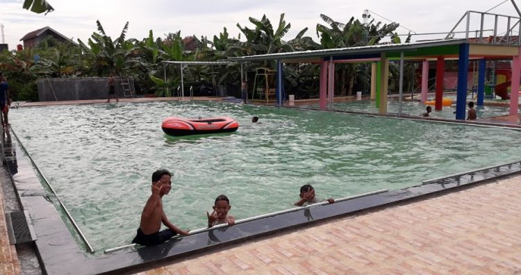 Cipto Mini Waterboom Undaan Lor Kudus via Google Maps Habibi Setiawan, 1. Istana Candi (Resto dan Kolam Renang), 2. Kolam Renang Hexzone Terapi, 3. Kolam Renang Lambao, 4. Kolam Renang Bangkit Barokah, 5. Kolam Renang Tirta Santoso, 6. ARS Waterpark, 7. Waterpark Mulia Wisata, 8. Kolam Renang Museum Kretek, 9. Waterboom Taman Krida, 10. Waterboom Bukit Coffee, 11. The PeakView Waterboom &amp; Resto, 12. Cipto Mini Waterboom Undaan Lor Kudus, 13. Waterboom Mulia Klambu, 14. Bumi Honocoroko (Tutup), 15. Kolam Renang Joglo Dopang, 16. Kolam Renang Bambu Tirta