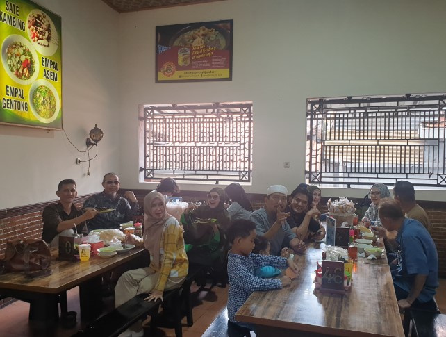 Empal Asem Empal Gentong H. Apud Harbrianto Hartono
