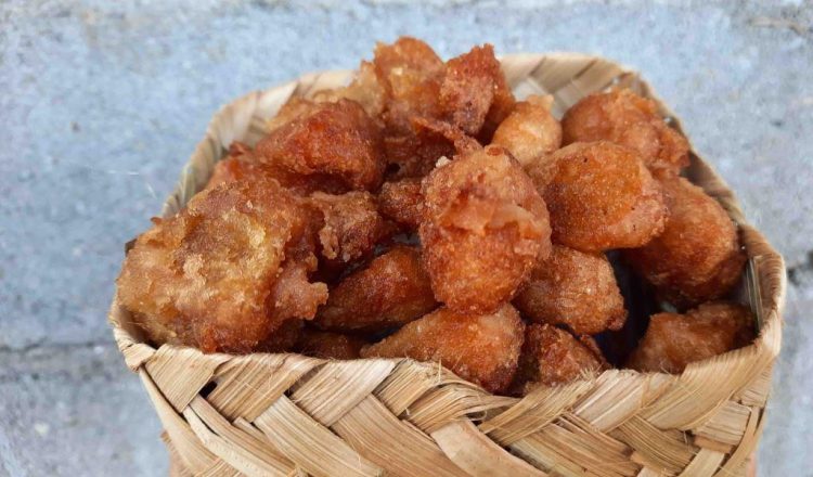 Getuk Goreng via Jatengprov, 1. Soto Bancar, 2. Soto Kriyik, 3. Buntil, 4. Mendoan, 5. Sate Blater, 6. Gulai Melung, 7. Keripik Tempe Niti, 8. Ondol-ondol, 9. Nopia, 10. Kue Manco, 11. Kue Toso, 12. Kacang Umpet, 13. Kacang Mirasa, 14. Permen Davos, 15. Makaroni Keju, 16. Cocktail Nanasqu, 17. Sambel Knalpot, 18. Abon Sapi, 19. Wedang Kupat, 20. Getuk Goreng, 21. Sapu Hamada, 22. Sandal Batok, 23. Kerajinan Batik Ecoprint