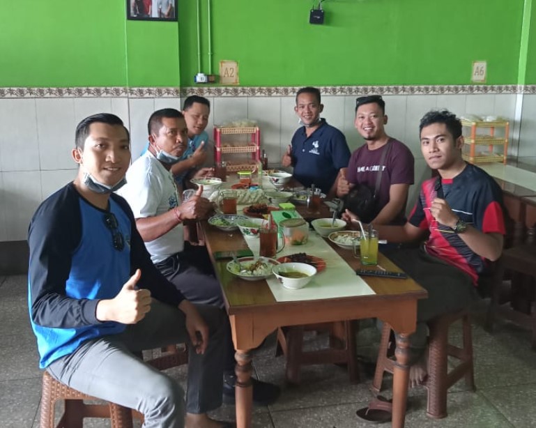 H. Khasan Empal Gentong vlog timur