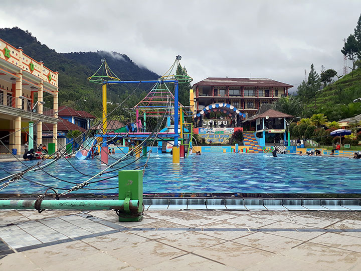 Hot Water Boom Guciku