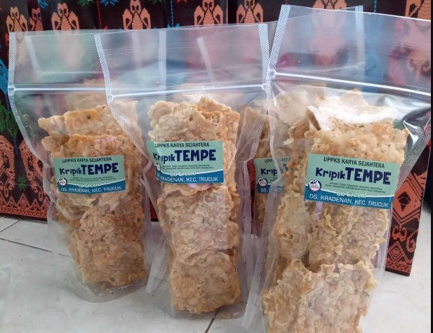 Keripik Tempe via Yosakurga, 1. Kue Apem Jatinom, 2. Kepel Ciro Pedan, 3. Getuk Yoko Kurung, 4. Sop Ayam Pak Min, 5. Keripik Belut, 6. Keripik Paru, 7. Keripik Kulit Ceker Ayam, 9. Keripik Tempe, 10. Sego Wiwit, 11. Ayam Panggang Klaten, 12. Sego Gudangan, 13. Nasi Terancam Klaten, 14. Angkringan (HIK) Khas Klaten, 15. Swike Kodok (Non Halal), 16. Rempeyek Ikan Cethul, 17. Wajik Klaten, 18. Peyek Kacang Daun Jeruk, 19. Nasi Tumpang Lethok, 20. Geplak khas Klaten, 21. Dawet Bayat Klaten, 22. Ayam Bakar khas Klaten, 23. Soto Ayam Klaten, 24. Tengkleng Kambing Klaten, 25. Surabi Klaten, 26. Sego Welut, 27. Bakmi Miroso, 28. Slondok, 29. Semprongan, 30. Kepel Klaten, 31. Wayang Kayu