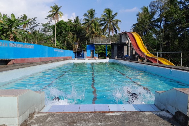 Kolam Renang Sorli Lidwina Putri, 1. Kolam Renang Savitri, 2. Kolam Renang Delta, Penggaron, 3. Kolam Renang Fatima, 4. Kolam Renang Pisangan, 5. Valencia Club House, 6. Kolam Renang Kalinongko, 7. Kali Bangkong, 8. Kolam Renang Tri Grass, 9. Kolam Renang Tirta Gemilang, 10. Kolam Renang Semilir, 11. Kolam Renang Sorli, 12. Sangen Park, 13. Kolam Renang & Outbound Kid Podhojoyo, 14. Kolam Renang Cyblon, 15. Lintang Waterpark Tempuran, 16. Kolam Renang Gladiol, 17. Kolam Renang Karet Mendut, 18. TKL Ecopark – Kolam Renang Kyai Langgeng, 19. Akademi Militer Kolam Renang Soekotjo, 19. Sendang Mudal, 20. Kolam Renang Ngleter