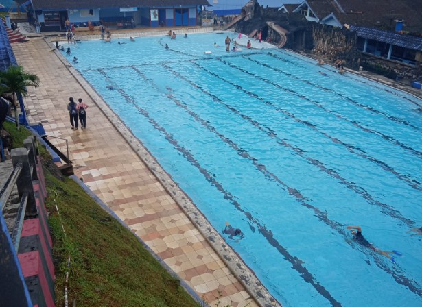 Kolam Renang Pisangan Munandar Iskandar, 1. Kolam Renang Savitri, 2. Kolam Renang Delta, Penggaron, 3. Kolam Renang Fatima, 4. Kolam Renang Pisangan, 5. Valencia Club House, 6. Kolam Renang Kalinongko, 7. Kali Bangkong, 8. Kolam Renang Tri Grass, 9. Kolam Renang Tirta Gemilang, 10. Kolam Renang Semilir, 11. Kolam Renang Sorli, 12. Sangen Park, 13. Kolam Renang & Outbound Kid Podhojoyo, 14. Kolam Renang Cyblon, 15. Lintang Waterpark Tempuran, 16. Kolam Renang Gladiol, 17. Kolam Renang Karet Mendut, 18. TKL Ecopark – Kolam Renang Kyai Langgeng, 19. Akademi Militer Kolam Renang Soekotjo, 19. Sendang Mudal, 20. Kolam Renang Ngleter