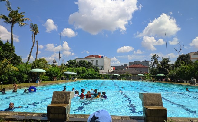 Kolam Renang Taman Alfa Indah Fauzan Achmad, 1. Kota Tua Jakarta, 2. Museum Fatahillah, 3. Jembatan Kota Intan, 4. Palm Bay Water Park, 5. Museum Bank Indonesia, 6. Museum Seni Rupa dan Keramik, 7. Museum Wayang, 8. Toko Merah, 9. Museum Tekstil, 10. Museum Bank Mandiri, 11. Jakarta Aquarium, 12. Museum Trisakti, 13. Museum Arsip Nasional, 14. Museum Macan, 15. Pancoran China Town, 16. Taman Cattleya Jakarta, 17. Hutan Kota Srengseng, 18. skyrink Jakarta – Mall Taman Anggrek, 19. Tribeca Park, 20. Bentara Budaya Jakarta, 21. Sport Club Semanan, 22. Gedung Candra Naya, 23. Wihara Dharma Bhakti, 24. RPTRA Taman Pedongkelan, 25. Taman Wijaya Kusuma, 26. Kolam Renang Taman Alfa Indah, 27. Kolam Renang Kosambi Baru, 28. Anwa Victory club , 29. Masjid An-Nawier, 30. Gereja Sion (Gereja Portugis), 31. Masjid Raya KH. Hasyim Asyari, 32. Rumah Makan Dudung