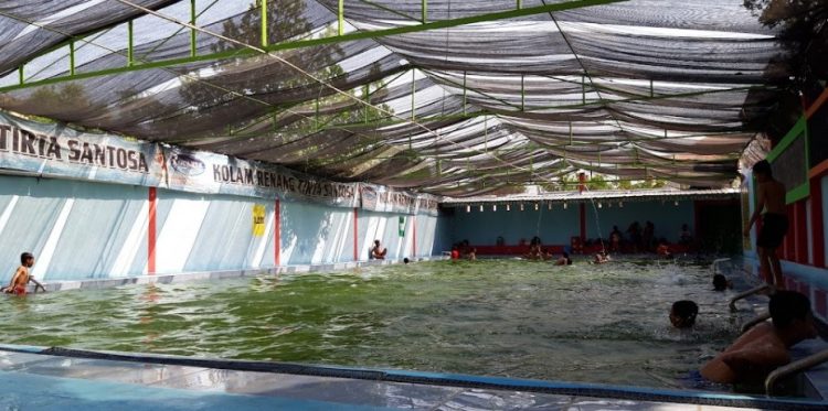 Kolam Renang Tirta Santoso idhox Bangetts, 1. Istana Candi (Resto dan Kolam Renang), 2. Kolam Renang Hexzone Terapi, 3. Kolam Renang Lambao, 4. Kolam Renang Bangkit Barokah, 5. Kolam Renang Tirta Santoso, 6. ARS Waterpark, 7. Waterpark Mulia Wisata, 8. Kolam Renang Museum Kretek, 9. Waterboom Taman Krida, 10. Waterboom Bukit Coffee, 11. The PeakView Waterboom &amp; Resto, 12. Cipto Mini Waterboom Undaan Lor Kudus, 13. Waterboom Mulia Klambu, 14. Bumi Honocoroko (Tutup), 15. Kolam Renang Joglo Dopang, 16. Kolam Renang Bambu Tirta