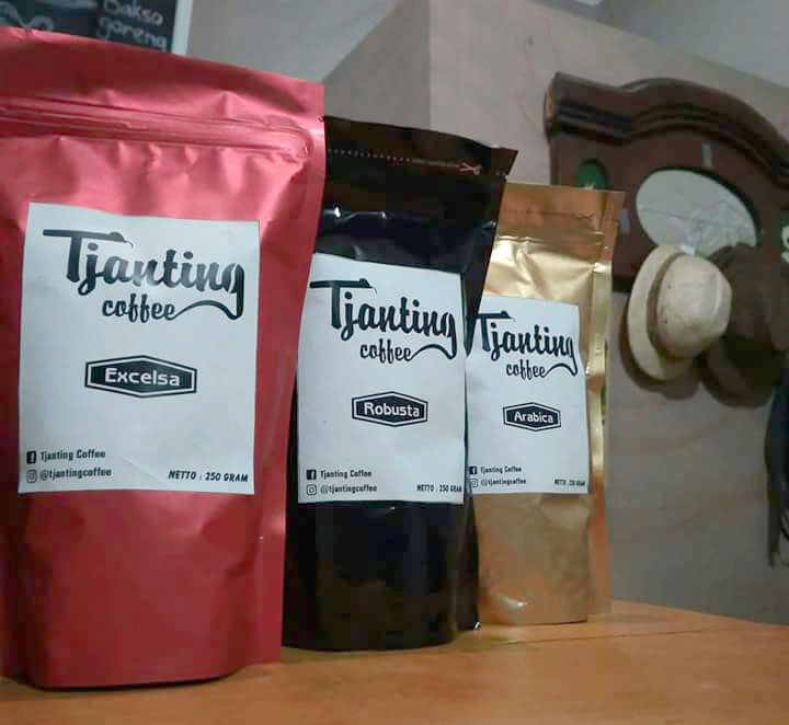 Kopi Tjanting, 1. Sego Megono khas Pekalongan, 2. Tauto, atau Soto Istimewa, 3. Pindang Tetel, 4. Kluban khas Pekalongan, 5. Sate Hayam Wuruk khas Pekalongan, 6. Kerupuk Tahu, 7. Garang Asem khas Pekalongan, 8. Lontong Lemprak, 9. Ganyong, Umbi-umbian Serbaguna, 10. Capret, 11. Kue Lumpang, 12. Getuk khas Pekalongan, 13. Kue Glundung, 14. Ongol-ongol khas Pekalongan, 15. Srintil, 16. Iwel-iwel, 17. Growol, 18. Apem Kesesi, 19. Gemblong, 20. Batik Pekalongan, 21. Limun Oriental, 22. Kopi Tjanting, 23. Ogak Jahe, 24. Keripik Tempe