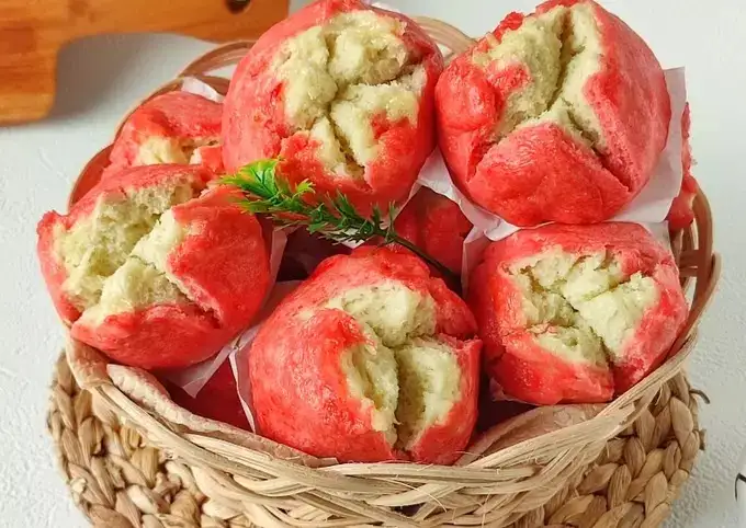 Kue Moho khas Pati via Cookpad, 1. Nasi Gandul, 2. Bandeng Presto, 3. Getuk Lopis Runting, 4. Kacang khas Pati, 5. Kue Moho khas Pati, 6. Kerupuk Ampo, 7. Kerupuk Daging, 8. Telur Lurik, 9. Kerajinan Kuningan, 10. Batik Bakaran, 11. Kecap Duo Lele, 12. Pati Oblong, 13. Tape Gembong, 14. Jeruk Pamelo, 15. Lepet Jagung, 16. Kelapa Kopyor, 17. Carang Madu