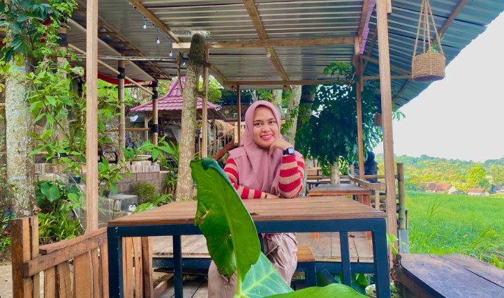 LA VERDE CAFE Waone Ay, 1. Cangkruan Onokabeh, 2. Coffee Oyiend, 3. Dapur Kurasa, 4. Tjingkir Songo, 5. Warung Alas Pinus, 6. Gartenhütte Kaffee und Aussicht, 7. Jungle Cafe, 8. LA VERDE CAFE, 9. Bustan Allaca, 10. Warung Kadutan, 12. KEDAI PIECU, 13. Cafe Sabin, 14. Sehati Cafe, 15. KEDAI KENANGA Trawas, 16. Elok Cafe, 17. Warung Coffee Oyie’nd, 18. Delta Cafe (Tutup), 19. Sunrise Cafe Trawas, 20. Teras Treteh, 21. D, Caffee, 22. WARUNG MEMORI, 23. Warkop Trawas, 24. BACoffee (BumiAngkerCoffee), 25. Gartenhütte. Kaffee und Aussicht, 26. Alas Trawas by Santoso Group (REAL), 27. Dimensi Kopi, 28. SBC ( Sawah Bar Cafe ), 29. Griya Cafe Trawas, 30. Paido Trawas